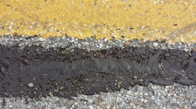 Герметик для холодной заливки швов и трещин на асфальте  Cold Crack Filler L20
